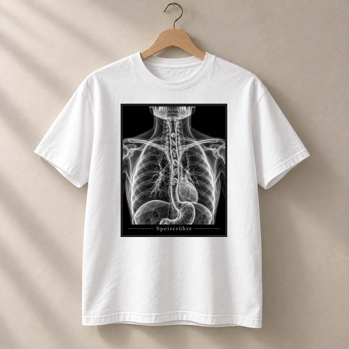 Speiseröhre – weißes T-Shirt hängend