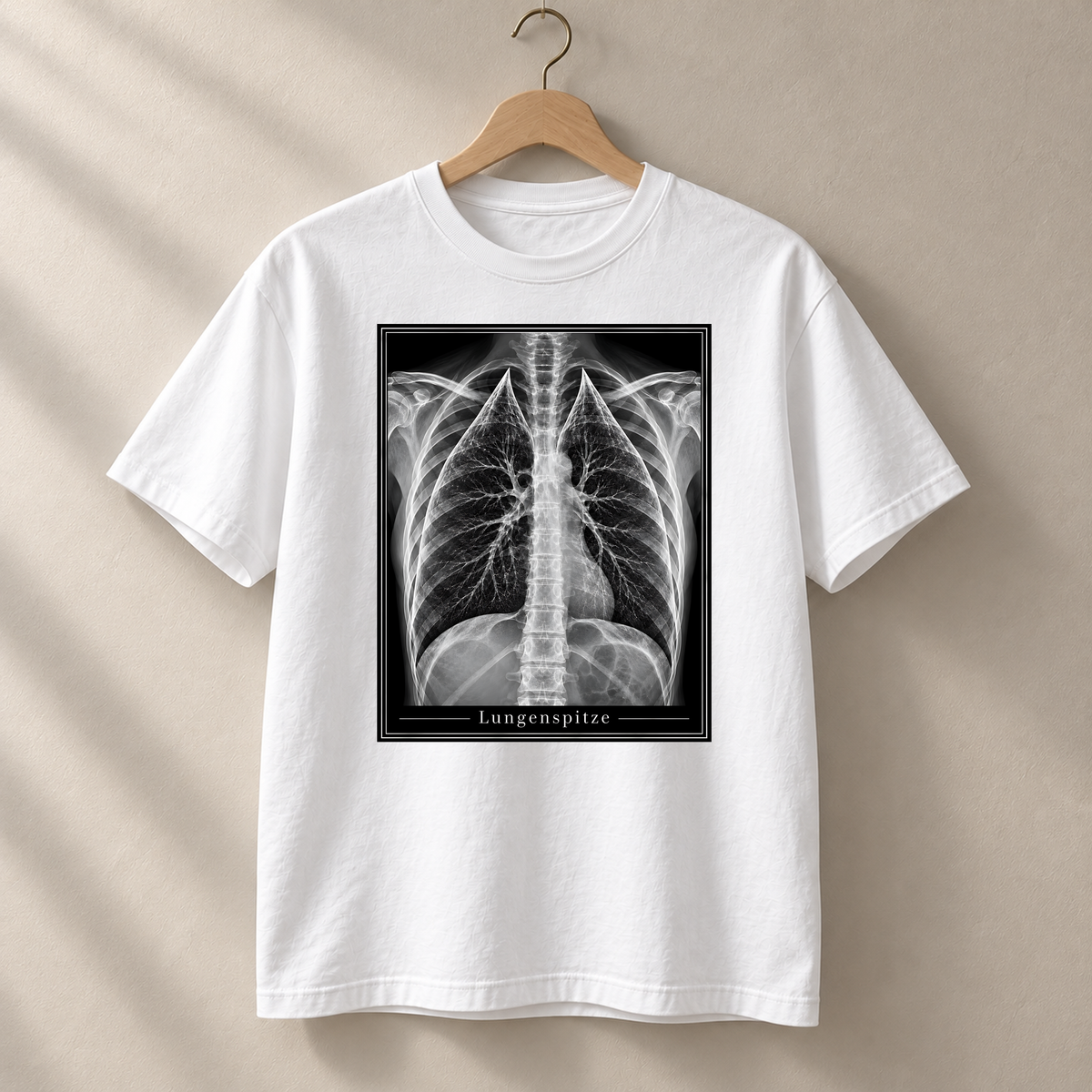 Lungenspitze – weißes T-Shirt hängend