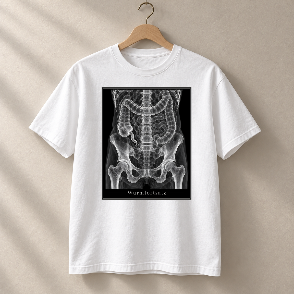 Wurmfortsatz – weißes T-Shirt hängend