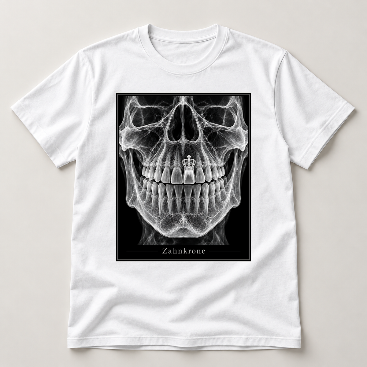Zahnkrone – weißes T-Shirt als flache Ansicht