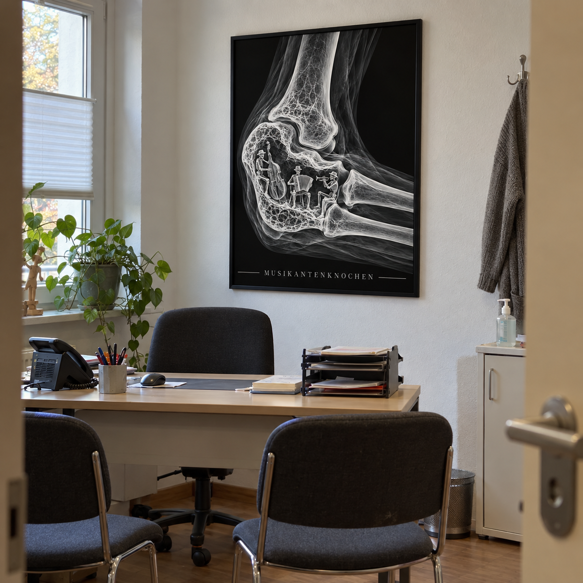 Musikantenknochen – gerahmtes Wandbild im Praxisbüro
