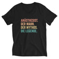 Anästhesist. Der Mann. Der Mythos. Die Legende - V-Ausschnitt Vorgeschrumpfter Baumwollstoff (100%)