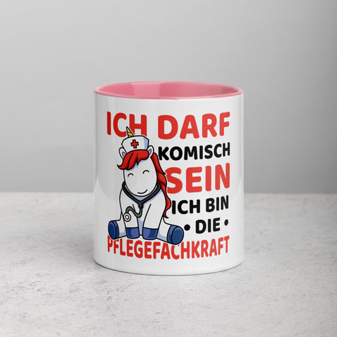 Ich darf komisch sein. Ich bin die Pflegekraft - Color Tasse