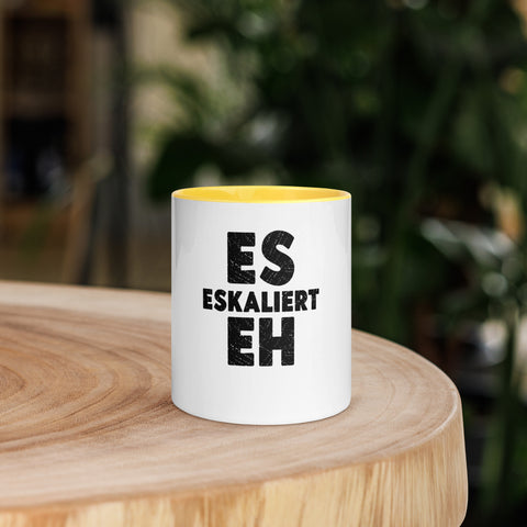 Es eskaliert eh - Color Tasse